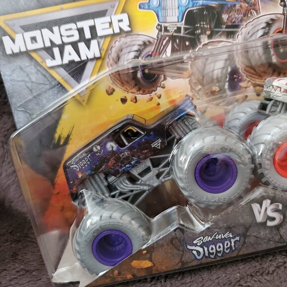 Monster Jam Trucks: Son-Uva Digger Vs. ThunderRoarus 1:64 Scale Series 32 - Picture 2 of 7